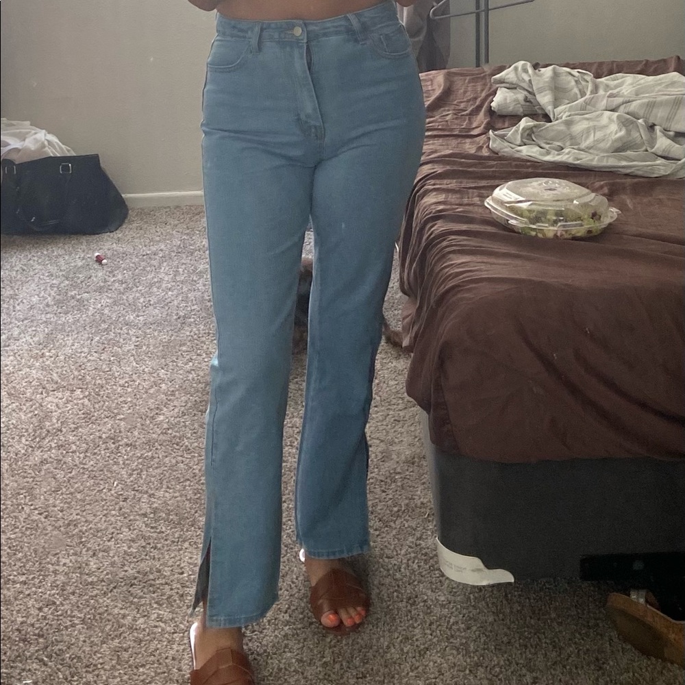 High waist jeans with slit